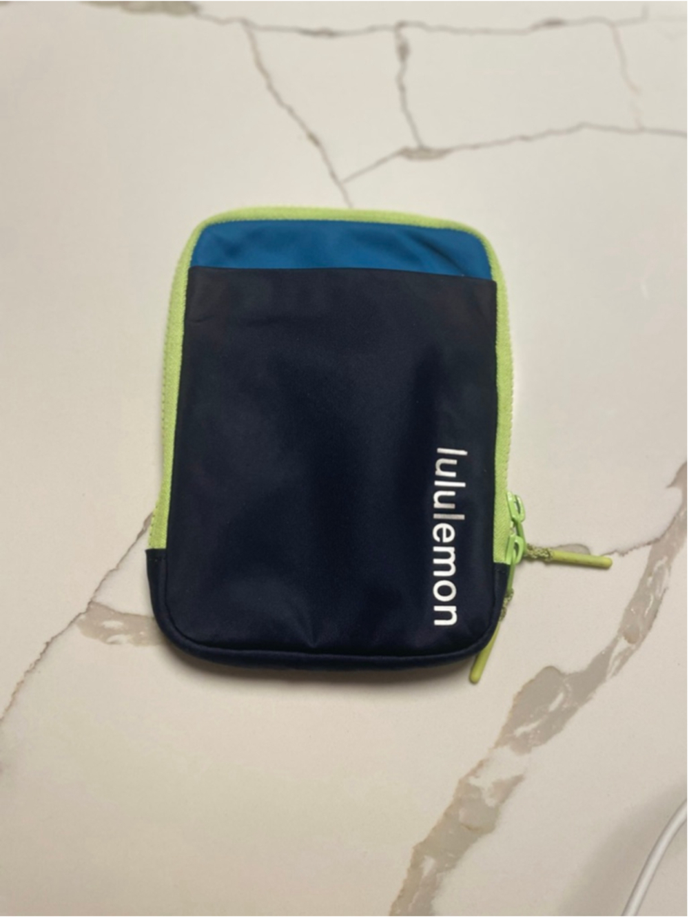 Lululemon easy access Crossbody Bag No Strap